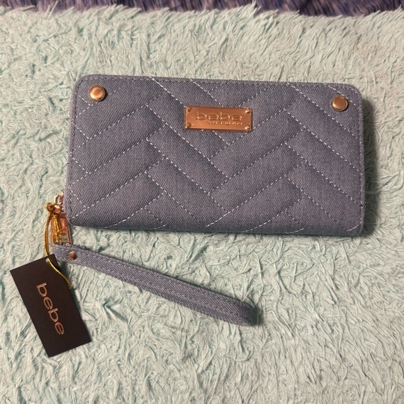 bebe Handbags - 5/$25 BEBE Wrist Wallet